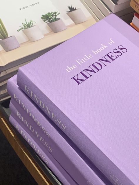 Purple Lifestyle Aesthetic, Purple Book Aesthetic, Purple Girly Things, Purple Books Aesthetic, Lilac Purple Aesthetic, Lilac Book, Lavender Things, Purple Lifestyle, Purple Moodboard