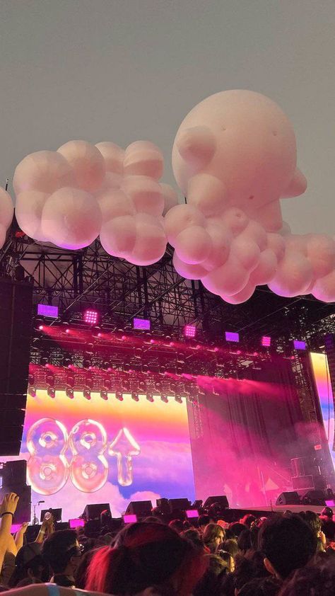 Head In The Clouds Concert, 88rising Wallpaper, 88rising Concert, Head In The Clouds Aesthetic, In The Clouds Aesthetic, The Clouds Aesthetic, Ms Wallpaper, Head In The Clouds Festival, Bri Core