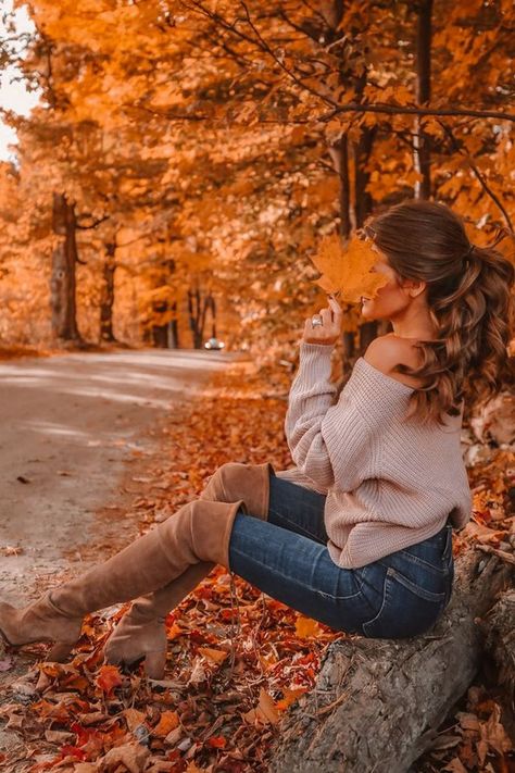 Salem Trip, Autumn Photography Portrait, Caitlin Covington, Southern Curls And Pearls, Kadeřnické Trendy, Poses Photography, Foto Poses, Happy Wife, Fall Photoshoot