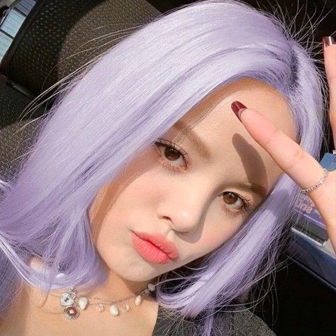 Lavender Hair Color Ideas, Sorn Clc, Lilac Hair Color, Lavender Hair Colors, Light Purple Hair, Lilac Hair, Lavender Hair, Beautiful Hair Color, Business Hairstyles