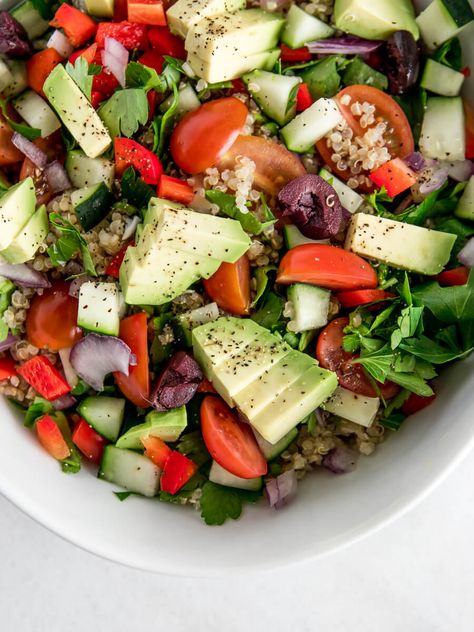 Mediterranean Quinoa Salad - a healthy, nourishing, and full of flavor, protein, and fresh vegetables. Tossed in a refreshing and tangy lemon herb dressing, this salad is a crowd-pleaser and perfect on its own or as a side. Make it for potlucks, picnics, barbeques, or work tomorrow. Instant Pot Quinoa Recipes, Lemon Herb Dressing, Meal Salads, Perfect Quinoa, Instant Pot Quinoa, Mediterranean Quinoa, Herb Dressing, Mediterranean Quinoa Salad, Vegan Salad Recipes