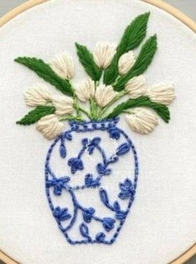 Vase Of Flowers Embroidery, Flower Vase Embroidery, Vase Embroidery, Embroidery Lessons, Diy Embroidery Designs, Free Motion Embroidery, Hand Embroidery Tutorial, Embroidery Stitches Tutorial, Hand Embroidery Projects