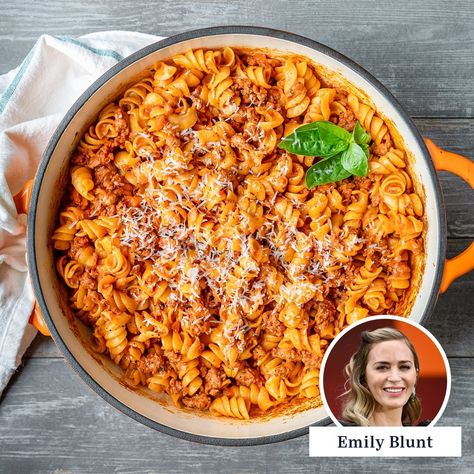 Emily Blunt's Turkey Bolognese Ground Turkey Bolognese Sauce, Turkey Bolognese Recipe, Turkey Bolognese Sauce, Ground Turkey Spaghetti, Pasta Bolognese Recipe, Pantry Recipe, Italian Casserole, Bolognese Pasta, Turkey Bolognese