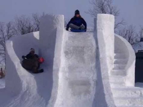 Well this is an idea 🌨 Fun Snow Activities For Kids, Snow Ideas Outdoor, Snow Sculptures Ideas, Snow Sculptures For Kids, Snow Building Ideas, Snow Sculptures Easy, Snow Sculpture Ideas, Snow Fort Ideas, Snow Igloo