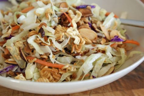 Ichiban Salad – The Best of Bridge Ichiban Salad, House Salad Dressing, Japanese Cabbage Salad, Noodle Salad Recipes, Salad Dressing Recipe, House Salad, Coleslaw Mix, Coleslaw Recipe, Noodle Salad