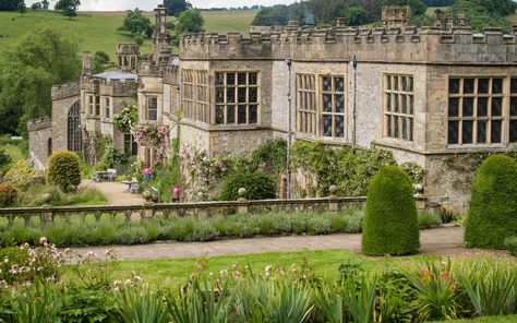 Building Mural, Old Magic, Window Seat Design, Haddon Hall, English Houses, English Manor Houses, Crazy House, Old Manor, English Castles