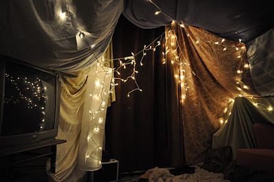 Bedroom Fort, Traditional Beds, Blanket Forts, Kids Play Furniture, Blanket Fort, Star Blanket, Traditional Bed, Blanket Ladder, Pillow Fort