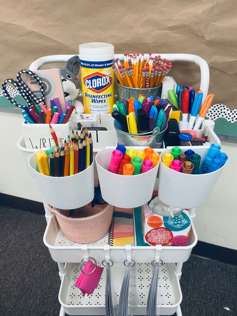 Classroom Caddy Ideas, New Teacher Must Haves, Teacher Cart, Classroom Setup Elementary, Elementary Classroom Themes, Classroom Organization Elementary, Dream Classroom, Kindergarten Classroom Decor, Teacher Must Haves