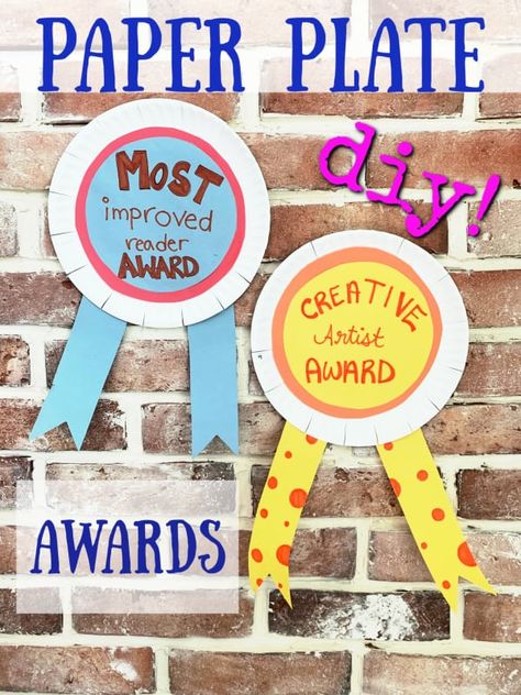 How to Make Paper Plate Awards - Crafty Little Gnome Paper Plate Awards For Teachers, Homemade Awards, Cheer Awards, Paper Plate Awards, Fun Awards, Babysitting Crafts, Award Ribbons, Award Ideas, Diy Flower Crown