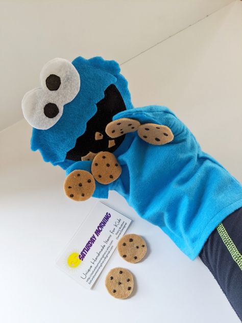 Handmade Puppets Ideas, Cookie Monster Puppet, Sesame Street Puppets, Handmade Puppet, Finger Puppet Patterns, Monster Hands, Puppets For Kids, Sock Puppets, Puppet Patterns