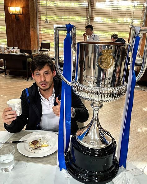 @433 on Instagram: “A champion’s breakfast 🏆 @david21lva” David Silva, كرة القدم, Cristiano Ronaldo, Football Players, Ronaldo, Instagram A, Soccer, Football, Animals