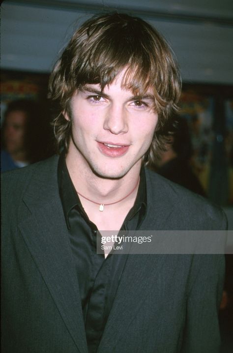 Young Ashton Kutcher, Aston Kutcher, Lisa Robin Kelly, Mila Kunis Ashton Kutcher, Michael Kelso, Dude Where's My Car, Long Haircut, Fox Studios, Hair Inspiration Long