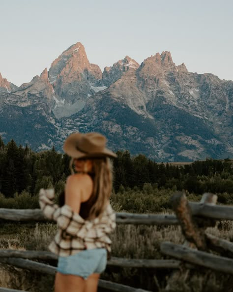 Swipe to see the moose 🫎 . . . . #jacksonhole #grandtetonnationalpark #grandtetons #tetons #milliondollarcowboybar Wyoming Camping, Montana Aesthetic, Casper Wyoming, Fav Place, Jackson Hole Wyoming, Jackson Hole, Pic Ideas, Inspiration Board, Wyoming