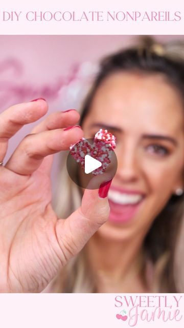 Chocolate Nonpareils, Valentine Stuff, Diy Chocolate, Treat Ideas, Melted Chocolate, Valentines Food, Festive Treats, Instagram Diy, Valentine Treats