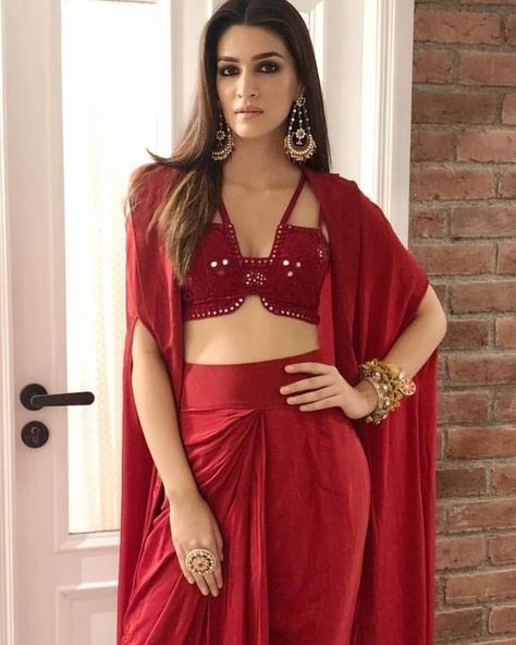 Indian Bridal Blouse Designs, Crop Top With Dhoti, Indo Western Dress Party Wear, Ethnic Crop Top, Fancy Crop Top, Dhoti Saree, Designer Sari, Trendy Outfits Indian, Indian Outfits Lehenga