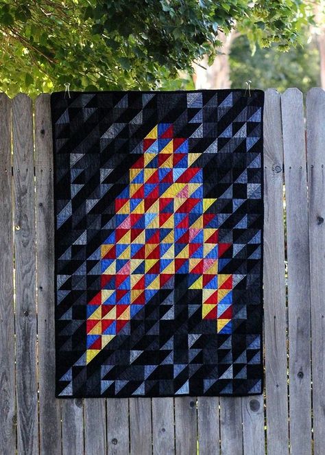 Star Trek Crafts, Star Trek Quilt, Star Trek Decor, Crochet Totoro, Space Quilt, I'm Confident, Star Trek 1, Fiber Crafts, Diagonal Lines