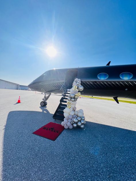 Private Jet Birthday Decor, Private Jet Welcome Table, Couple In Private Jet, Private Airplane Luxury, Inside Private Jet, Plane Decor, Plane Birthday, Private Jet Plane, Planes Birthday