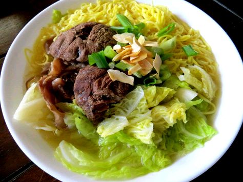 Beef Mami Noodle Soup Recipe Beef Mami Filipino, Mami Recipe, Beef Mami, Chicken Mami, Philippine Recipes, Silog Meals, Beef Pares, Noodle Ideas, Filipino Kitchen