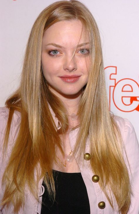 Amanda Seyfried 2000s, Happy Beginning Of The Week, Amanda Seyfried Hair, Amanda Seyfried, Hollywood Celebrities, Famous Faces, Mean Girls, High Res, My Girl