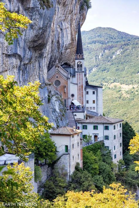 Verona, Italy: 12 of the best things to do, including Piazza Bra, Torre dei Lamberti, and Juliette's house. Sirmione Lake Garda, 10 Days In Italy, Italy Bucket List, Day Trip Ideas, Jamaica Beaches, Lake Garda Italy, Visit Jamaica, Garda Italy, Italian Holiday