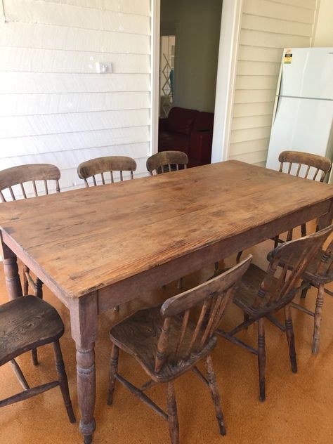 Antique Farm Table Dining Room, Thrifted Kitchen Table, Vintage Farm Table, Big Wooden Dining Table, Antique Farmhouse Table, Antique Wooden Table, Granny Aesthetic Decor, Small Farmhouse Ideas, Wooden Table Aesthetic