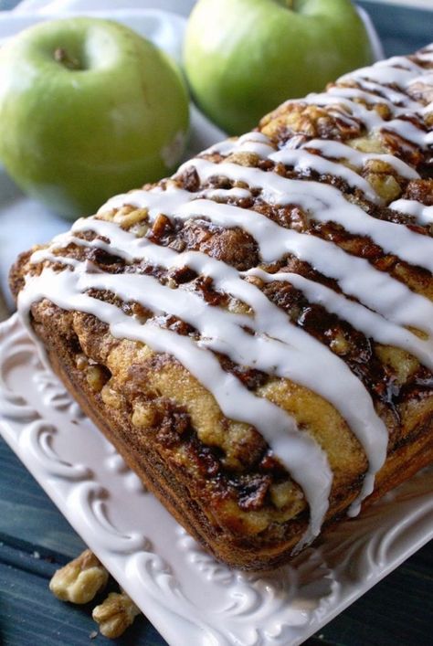 Easy Apple Walnut Fritter Bread Recipe Bacon Grits, Quick Apple Dessert, Make Ahead Breakfasts, Walnut Bread Recipe, Campfire Foods, Cinnamon Bread Recipe, Bread Pudding With Apples, Apple Fritter Bread, Apple Walnut