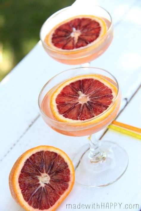 blood-orange-champagne-cocktail-4 Pizza Cocktail Pairing, Orange Champagne Cocktail, Pizza Pairings, Breakfast Cocktail, Cocktail Pairing, Blood Orange Cocktail, Orange Champagne, Orange Breakfast, Easy To Make Cocktails