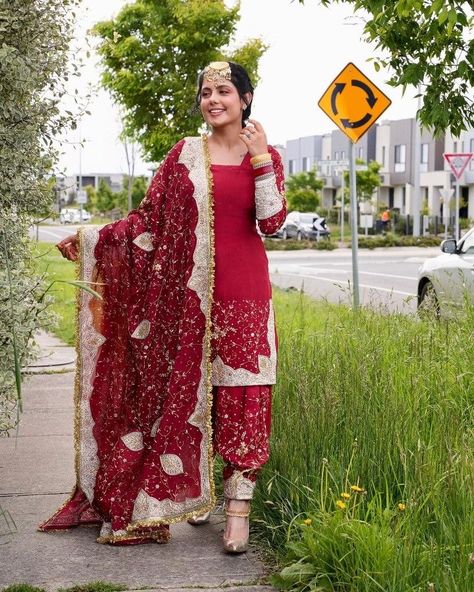 Bridal Red Suit, Red Bridal Suits Punjabi, Red Suit Design, Wedding Punjabi Suits, After Wedding Outfit, Punjabi Wedding Dress, Bridal Suits Punjabi, Punjabi Suit Neck Designs, Suit Neck Designs