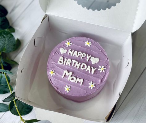 Mom Bento Cake, Bento Cake For Moms Birthday, Sweet Sixteen Party Themes, Sweet Sixteen Parties, Bento Cake, Mother Birthday, Pretty Birthday Cakes, Cute Birthday Cakes, Happy Birthday Mom