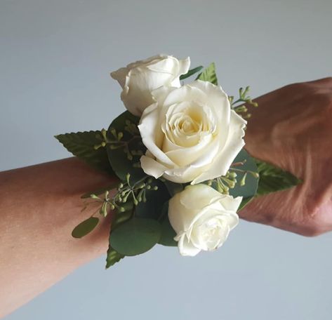 Mother Of The Bride Flowers, Green Corsage, Corsage Prom, Sage Green Wedding, Black White Wedding, Corsage Wedding, Wedding Mood Board, Wedding Mood, Green Wedding