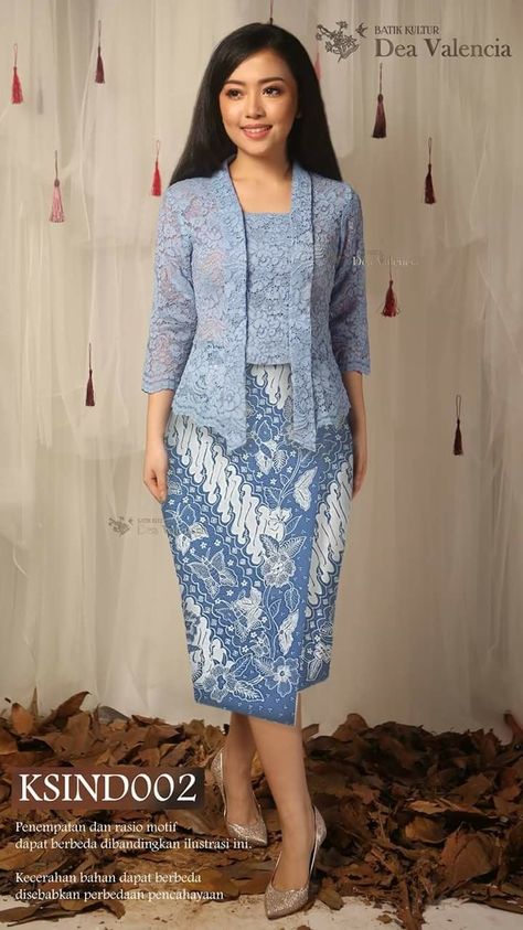 https://www.tumblr.com/babelr31/762705427163201536/baju-batik-kerja-wanita-modern?source=share Kutu Baru Modern, Model Dress Batik, Model Dress Kebaya, Kebaya Lace, Batik Dress Modern, Kebaya Modern Dress, Batik Clothing, Batik Skirt, Dress Kebaya