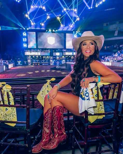 PBR NASHVILLE WEEKEND 🐂 #rodeo #rodeofashion #pbr #wrangler #danpostboots #danpost #wranglernfr #nfrfashion #professionalbullriding #nashville #cowgirlboots #cowgirlstyle #cowgirlhat #countryconcertoutfit #nashvillestyle #nashvillestampede #wranglerbutts #wranglerbabes #bridgestone #nashvilleinfluencer #nashvilleblogger #buckingbulls #rodeofashion #rodeolife #rodeostyle Nashville Weekend, Cowgirl Boots, Rodeo, Trend Setter, Nashville, Influencer