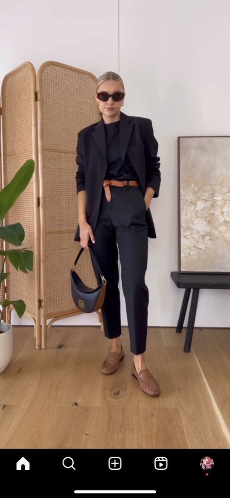 Lydia Jane Tomlinson Lydia Jane Tomlinson, Smart Casual Outfits For Women, Classy Elegant Wedding Dress, Classy Elegant Wedding, Lydia Tomlinson, Black Cropped Trousers, Casual Outfits For Women, Women's Workwear Fashion, Stylist Outfit