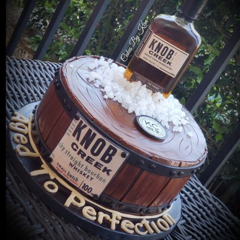 Bourbon Cupcakes, Bourbon Cake, Knob Creek, Whiskey Cake, Bottle Cake, Cake Decorating Tips, Cookie Dough Cafe, 60th Birthday, Rehearsal Dinner