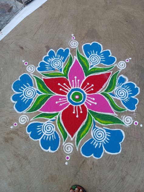 Easy And Beautiful Rangoli Designs, New Year Muggulu Designs, Leaves Rangoli, Watercolor Pattern Background, Very Easy Rangoli Designs, Rangoli Side Designs, Simple Flower Design, Rangoli Designs Latest, Simple Rangoli Designs Images