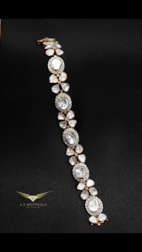 Tennis bracelet Polki Bracelet, Antique Gold Bracelet, Diamond Bracelet Design, Diamond Pendants Designs, Diamond Necklace Designs, Beautiful Bracelets, Indian Jewellery Design Earrings, Antique Jewelry Indian, Diamond Bangles Bracelet