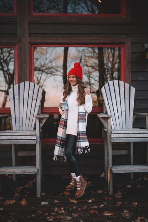 15+ Easy Thanksgiving Outfit Ideas – Southern Curls & Pearls Christmas Outfit Ideas For Women Classy, Cabin Outfit, Caitlin Covington, Southern Curls And Pearls, Trendy Christmas Outfits, Beanie Outfit, Thanksgiving Outfit Ideas, Black Ruched Dress, Red Beanie