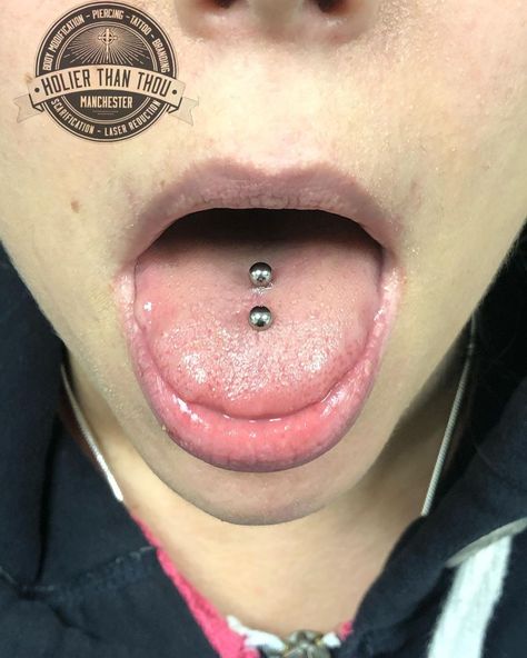 Vertical Scoop Tongue Piercing, 2 Tongue Piercing, Double Tounge Piercings, Triple Tongue Piercing, Double Tongue Piercing Vertical, Middle Tongue Piercing, Scoop Piercing Tongue, Different Tongue Piercings, Venom Tongue Piercing