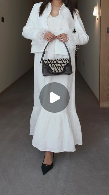 Bo Brown on Instagram: "EASY DRESS HACK 👗 - How to fix a too big dress! 

What you need is a shoelace and two safety pins 🤍 

#dresshack #toobigdress #fashionhack #stylinghack" Dress Hack, Big Dress, Clothes Hacks, Trendy Christmas Outfits, Big Dresses, Easy Dress, Safety Pins, Clothing Hacks, Style Mistakes