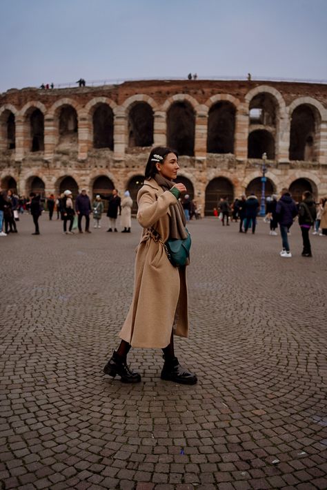 Verona Outfit Winter, Verona Outfit, Outfit Winter 2022, Italy Street Photography, Italy Outfits Winter, Italy Street, Packing Ideas, 2022 Style, Verona Italy