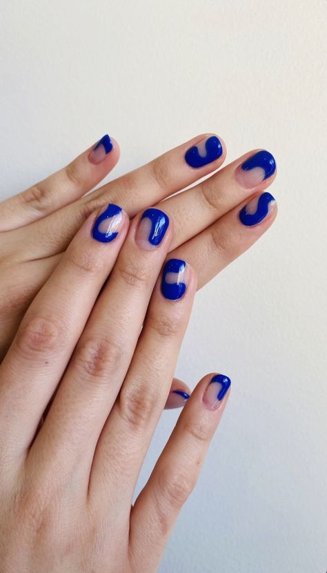 Basic Short Nail Designs, Cobalt Nails Design, Unique Simple Nails, Funky Nail Ideas, Cool Short Nails, Masculine Nail Art, Nails Hippie, Graphic Nail Art, Nail Art Colorful