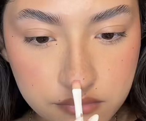 Mole Placement Makeup, Beauty Moles On Face, Mole Placement, Girl With Moles, Attractive Moles On Face, Mole In Face, Girl With Moles On Face, Moles On Face, Red Moles