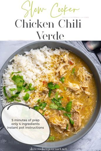 Simple Chili, Chicken Chili Verde, Jarred Salsa, Slow Cooker Chicken Chili, Chili Verde, Resep Salad, Chicken Crockpot, Warm Food, Crockpot Recipes Slow Cooker