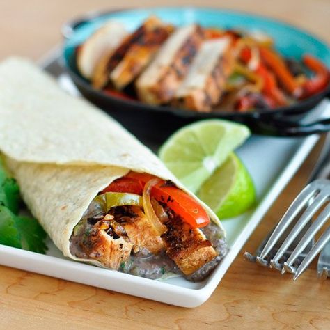 Chipotle Chicken Fajitas with Creamy Black Bean Spread — Recipes from The Kitchn Mexican Chicken Fajitas, Black Bean Spread, Healthy Chicken Fajitas, Paleo Easy, Chicken Fajitas Recipe, Easy Chicken Fajitas, Fajitas Recipe, Paleo Protein, Chicken Fajita Recipe