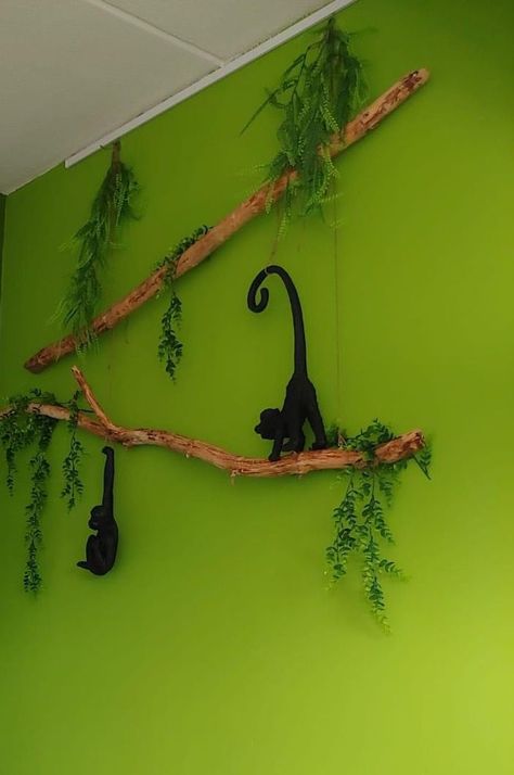 Rain Forest Bedroom Kids, Jungle Room Ideas Bedrooms, Rainforest Themed Room, Rainforest Room Decor, Jungle Playroom Ideas, Jungle Theme Room Adult, Jungle Inspired Bedroom, Rainforest Room Ideas, Rainforest Bedroom Ideas