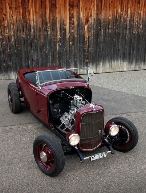 Afternoon Drive: Hot Rods and Rat Rods (23 Photos) - Suburban Men 32 Ford Roadster, Rat Rod Cars, 1932 Ford Roadster, Hot Rods Cars Muscle, Traditional Hot Rod, Vintage Hot Rod, Ford Roadster, T Bucket, 32 Ford