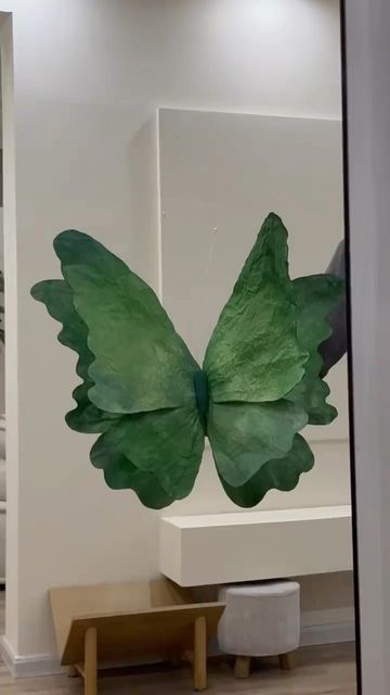 Vanessa.decoration.flowerdesigner on Instagram: "Big big dark green butterfly display！ #butterfly #paperbutterfly #🦋 #decorideas #homedecoration" Butterfly Tree, Big Butterfly, Paper Butterfly, Green Butterfly, Giant Flowers, Photo Set, Exhibition Design, Dark Green, Fabric Flowers