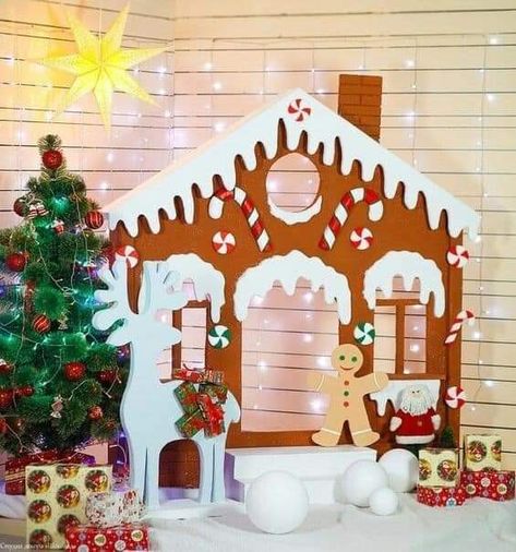 Gingerbread Christmas Decor, Christmas Yard Art, Gingerbread Decorations, Candy Land Christmas Decorations, Christmas Yard Decorations, Office Christmas Decorations, Preschool Christmas, Candy Christmas Decorations, Christmas Classroom