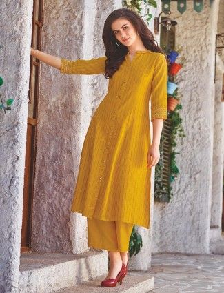 Kurtis: Buy Women Kurta Online, Indian Anarkali Kurtis, Cotton Kurti Shopping Simple Kurta Designs, Designer Kurti Patterns, Simple Kurti Designs, Long Kurti Designs, Pakistani Dresses Casual, Long Dress Design, Cotton Kurti Designs, Salwar Kamiz, Kurti Designs Party Wear