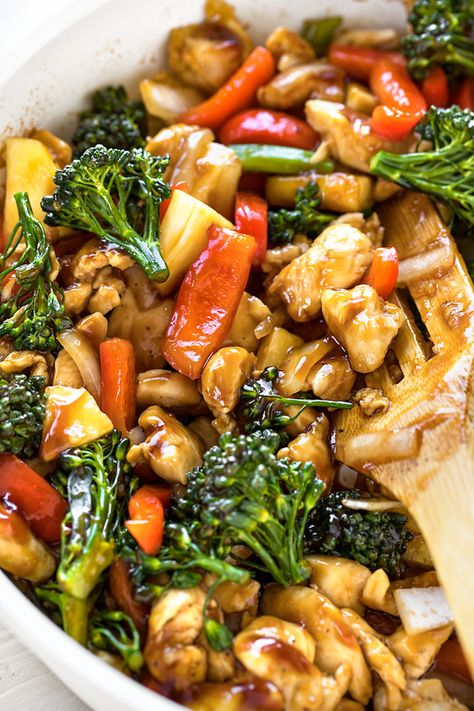 This deliciously sweet and savory teriyaki chicken is a vibrant Asian-inspired recipe, filled with colorful veggies and fresh pineapple! | thecozyapron.com #teriyakichicken #teriyakichickeneasy #teriyakichickenstirfry #teriyakisauce Teriyaki Chicken Stir Fry, Pollo Teriyaki, Colorful Veggies, Chicken Teriyaki Recipe, Asian Restaurant, Fresh Pineapple, Asian Inspired Recipes, Favorite Meals, Yummy Chicken Recipes